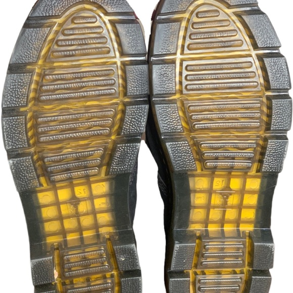 Doc Martens - Picture 2 of 3